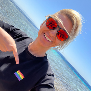 T-shirt '#PRIDE Love.' - black