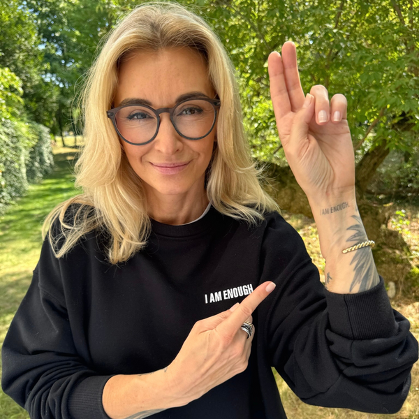 Ciepła bawełniana bluza oversize 'I AM ENOUGH.'