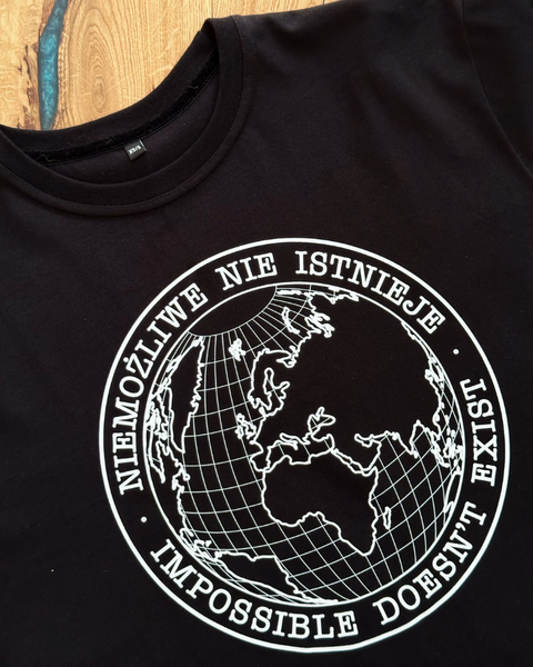 NIEMOŻLIWE NIE ISTNIEJE / T-shirt oversize czarny 