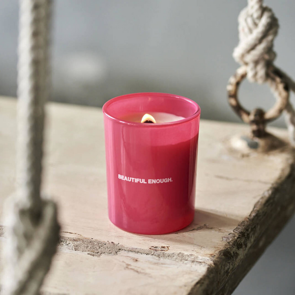 Świeca ’BEAUTIFUL ENOUGH’ - dark pink vanilla