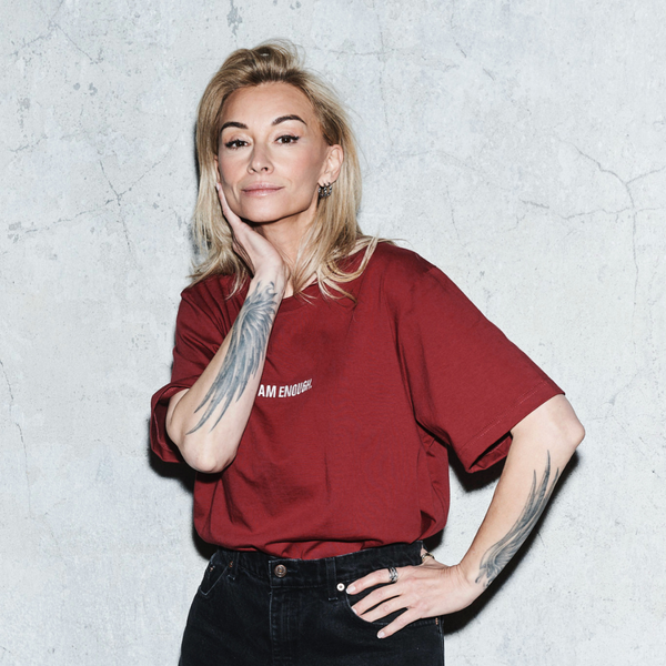 Miękka bluza'I AM ENOUGH.' - Burgund