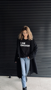 Longsleeve 'I AM ENOUGH.'