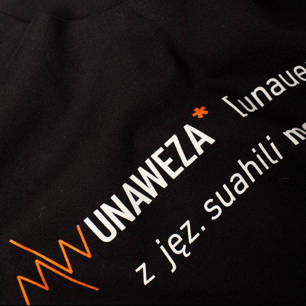 T-shirt #UNAWEZA z biobawełny black
